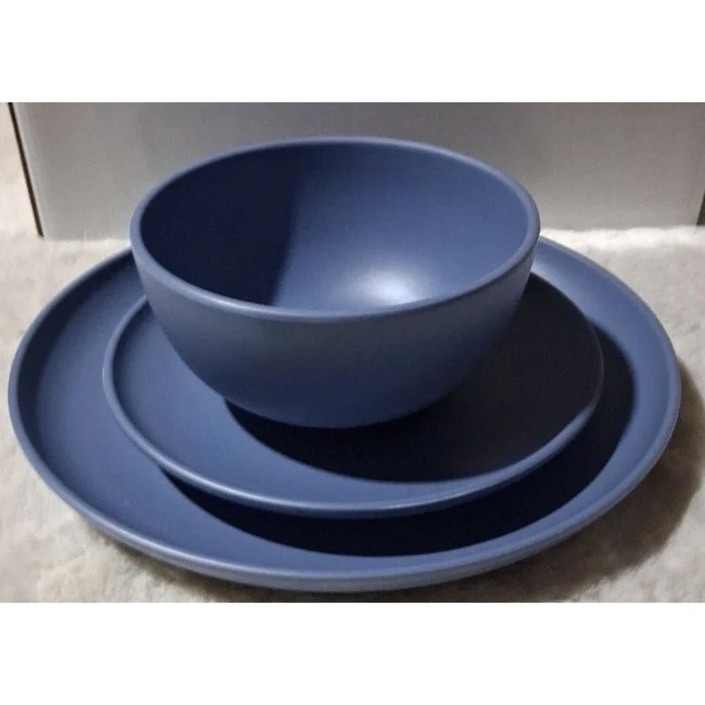 Earth glaze plate set 12 feature natural, earthy tones sky blue